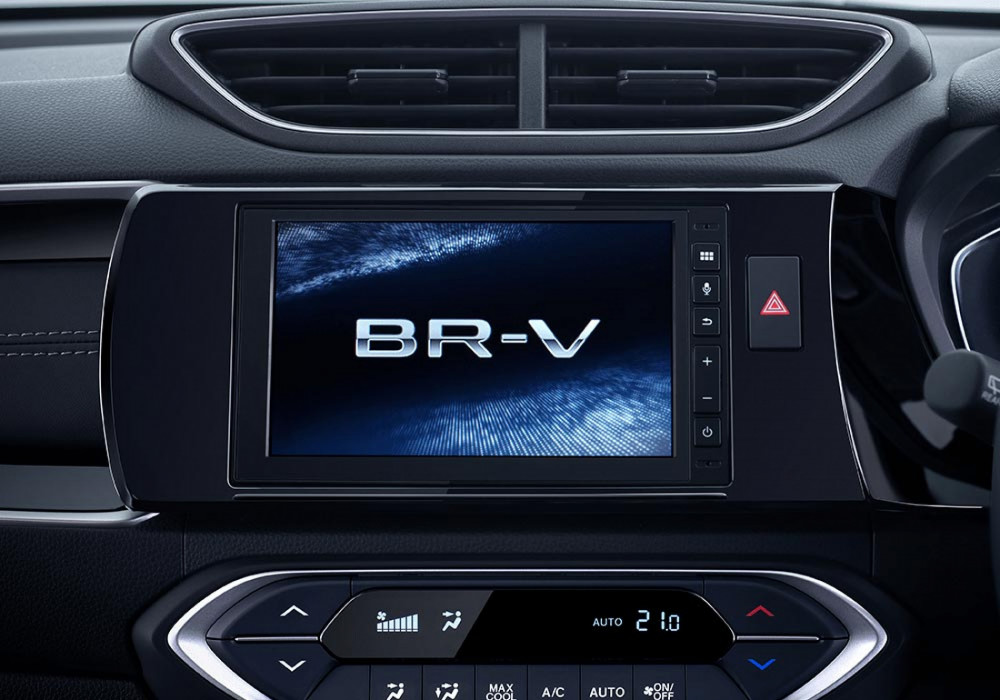 7” Advance Capacitive Touchscreen Display AudioLayar sentuh berukuran 7 inch dengan desain imersif permudah Anda untuk mengakses berbagai fitur.