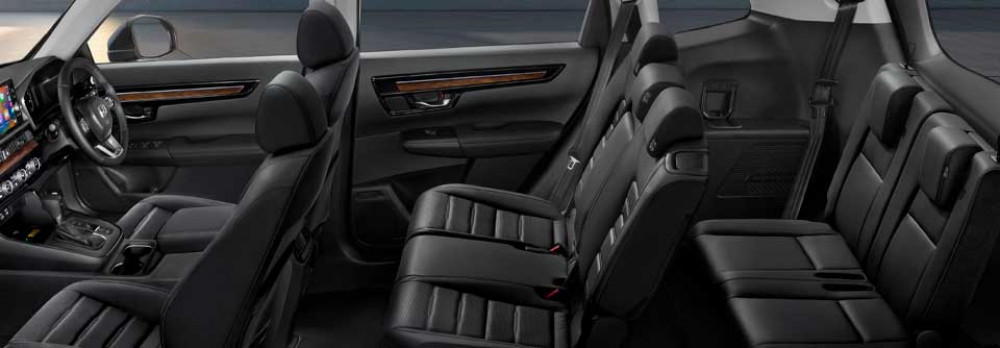 7-Seater Cabin (1.5L Turbo)
All New Honda CR-V tipe 1.5L Turbo memiliki kabin yang luas dengan tiga baris penumpang, sehingga Anda dapat membawa lebih banyak anggota keluarga dan teman saat melakukan perjalanan.