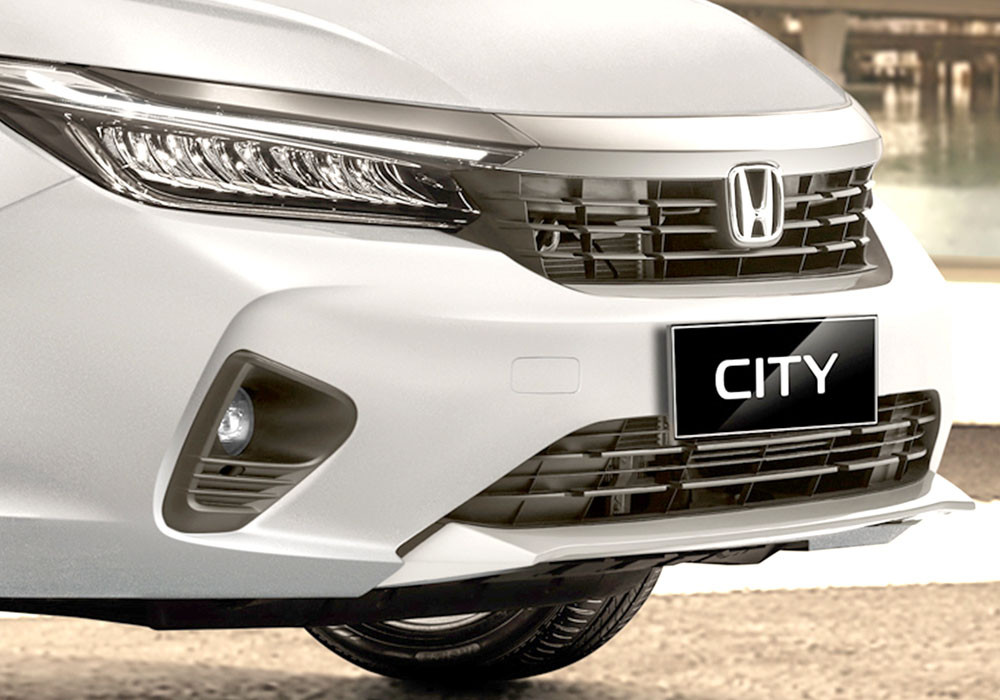 New Front Grille & Bumper DesignDengan tampilan New Front Grille & Front Bumper yang memiliki garis tegas, memberikan kesan agresif sekaligus dinamis.
