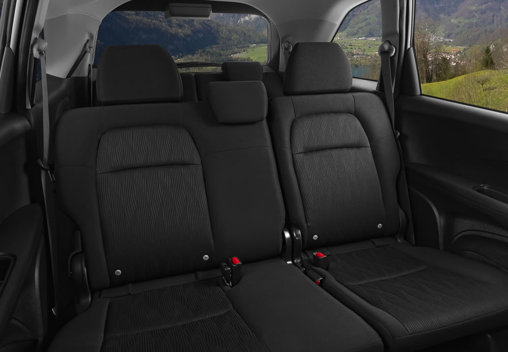 Ruang Kabin Lega Hingga Baris Ketiga
New Honda Mobilio menawarkan kabin yang lega hingga baris ketiga, sehingga Anda dapat membawa lebih banyak anggota keluarga untuk perjalanan yang lebih menyenangkan!