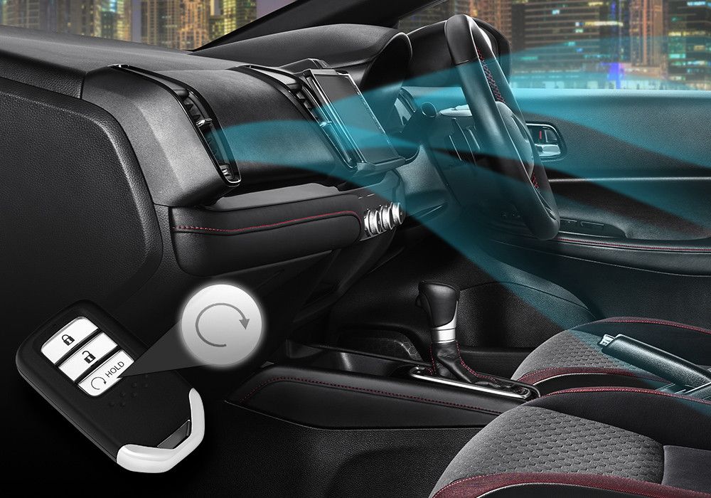Remote Engine Start
Kunci Honda City Hatchback RS telah dilengkapi fitur Remote Engine Start, sehingga Anda dapat menyalakan mesin mobil dari kejauhan bahkan sebelum Anda memasuki mobil.
Dengan fitur tersebut, mesin mobil yang menyala juga akan mengaktifkan fitur Air Conditioner (Apabila Anda sebelumnya meninggalkan mobil dalam kondisi tombol A/C menyala), sehingga Anda dapat memasuki mobil dengan kondisi kabin yang sejuk.