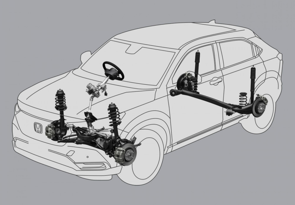 MacPherson Strut & H-Shape Beam Suspension
Kombinasi sistem suspensi yang disempurnakan untuk menghasilkan performa stabil, tanpa gejala limbung, dan handling yang optimal di berbagai lintasan.
