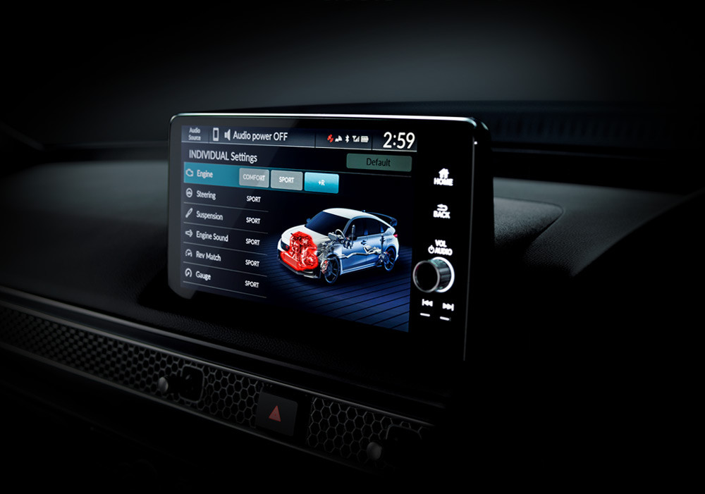Individual Drive Mode
Individual Drive Mode baru yang terintegrasi dengan 9” touchscreen display, guna memudahkan Anda dalam mengatur performa mobil agar sesuai dengan selera dan keinginan Anda dalam menerjang lintasan.