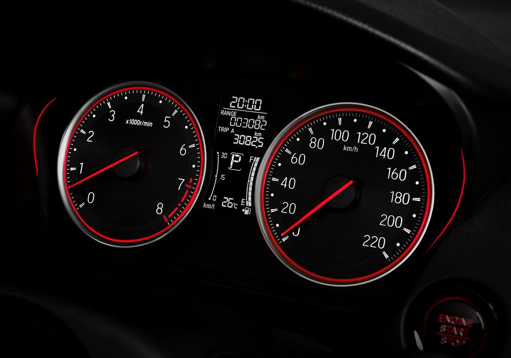 Sporty Meter Cluster with Red Accent
Rasakan sensasi berkendara yang sporty melalui Sporty Meter Cluster dengan sentuhan warna merah.