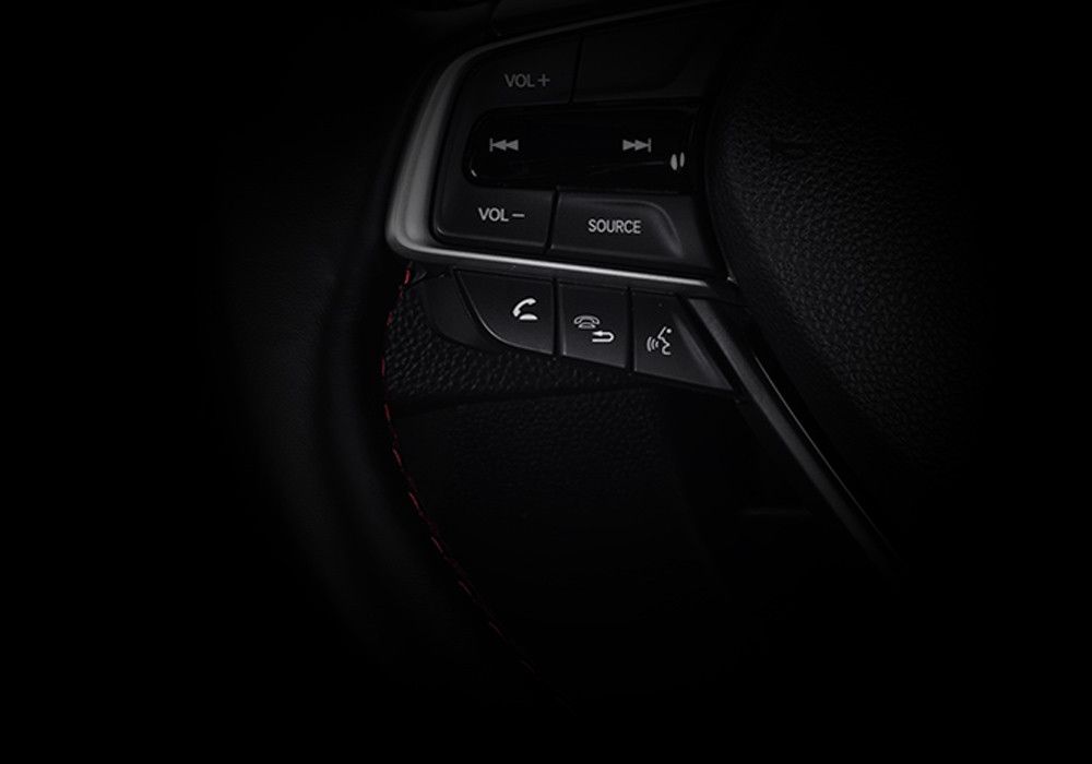 HFT Switch with Voice Recognition
Honda City Hatchback RS dilengkapi dengn fitur Hands Free Telephone (HFT) with Voice Recognition, sehingga Anda dapat berkomunikasi di sepanjang perjalanan tanpa memegang handphone.