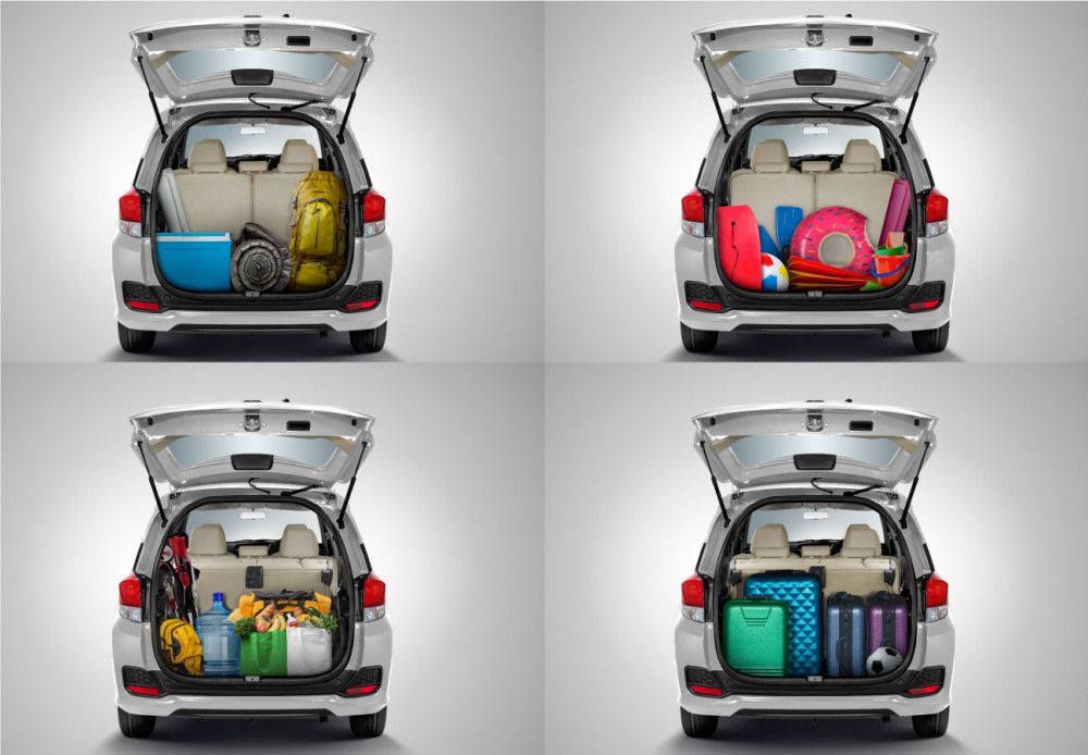 Bagasi Lapang untuk Barang-barang Anda
Untuk mendukung aktivitas Anda bersama keluarga, New Honda Mobilio menawarkan ruang bagasi yang luas dengan kapasitas sebesar 223 liter.
Meletakkan koper, stroller bayi, galon dan sepeda lipat kini menjadi lebih mudah.
