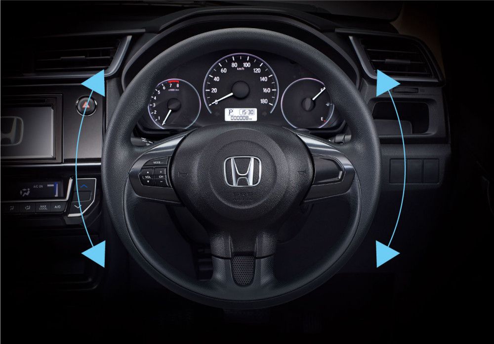 Electric Power Steering
New Honda Mobilio telah dilengkapi dengan Fitur Electronic Power Steering (EPS) untuk pengalaman berkendara yang menyenangkan.
Dengan mengandalkan motor listrik, EPS berfungsi untuk meringankan beban pada tangan pengemudi saat memutar setir. Hasilnya, memutar roda kemudi terasa lebih ringan dan lebih mudah.